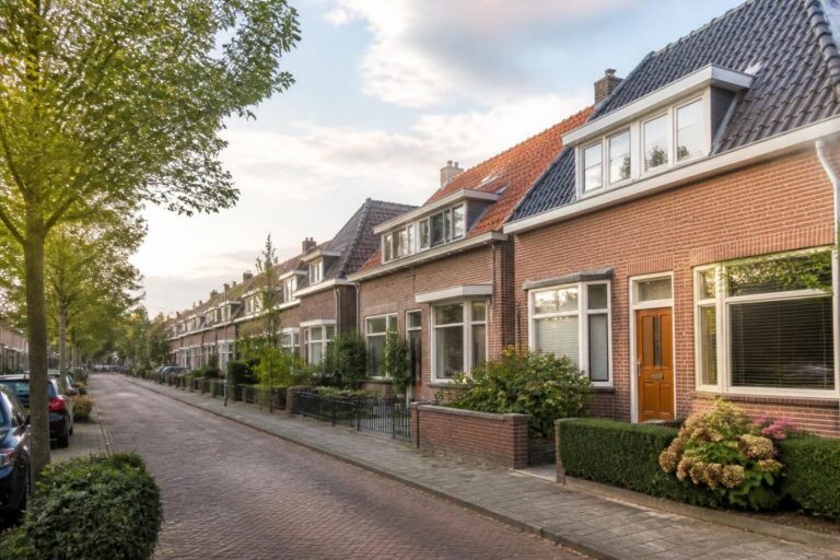 ontdek belangrijke tips en aandachtspunten bij het kopen van een koopwoning in schiedam. zorg voor een slimme aankoop met onze handige gids.