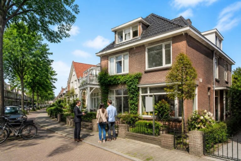 ontdek waar je op moet letten bij het kopen van een huis in nijmegen. tips en belangrijke aandachtspunten voor een succesvolle aankoop.